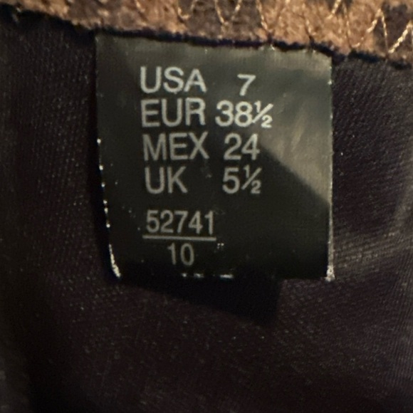 Leopard Print Knee-High Boots - Picture 7 of 7